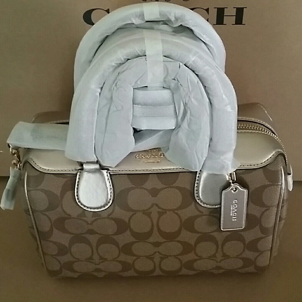 {SOLD}●COACH BENNETT CROSSBODY - Picture 3 of 8